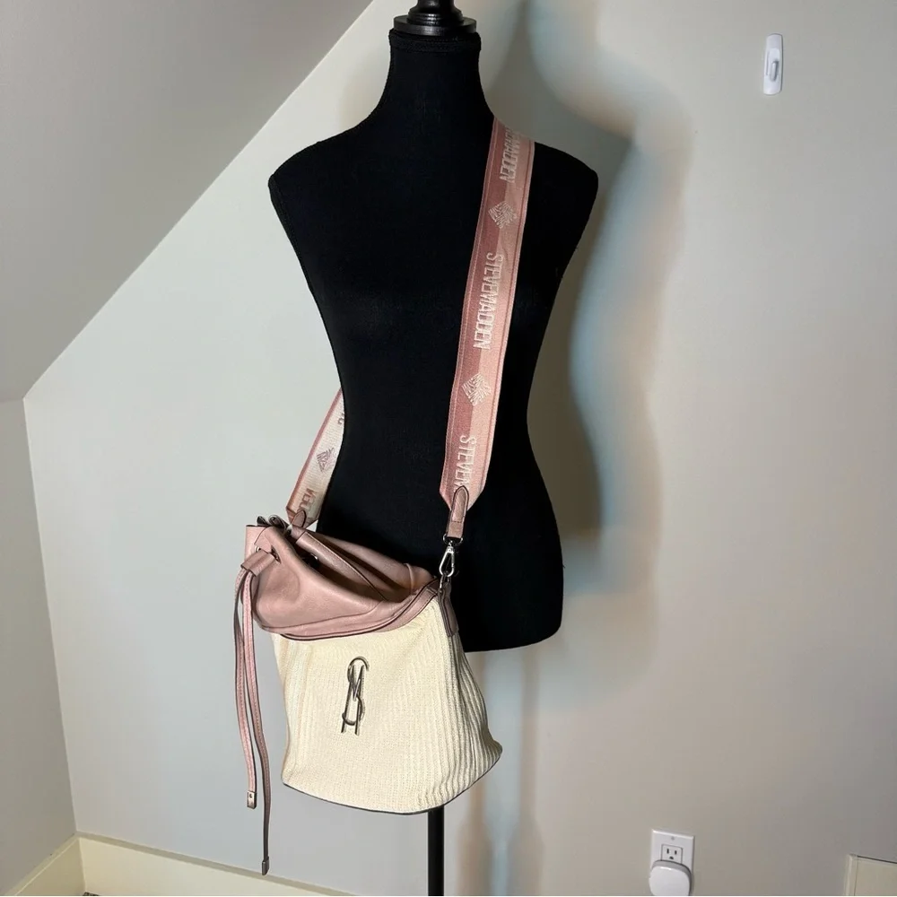 STEVE MADDEN Bmayor Raffia Crossbody Bucket Bag Blush Pink Strawberry Milkshake - Picture 9 of 16